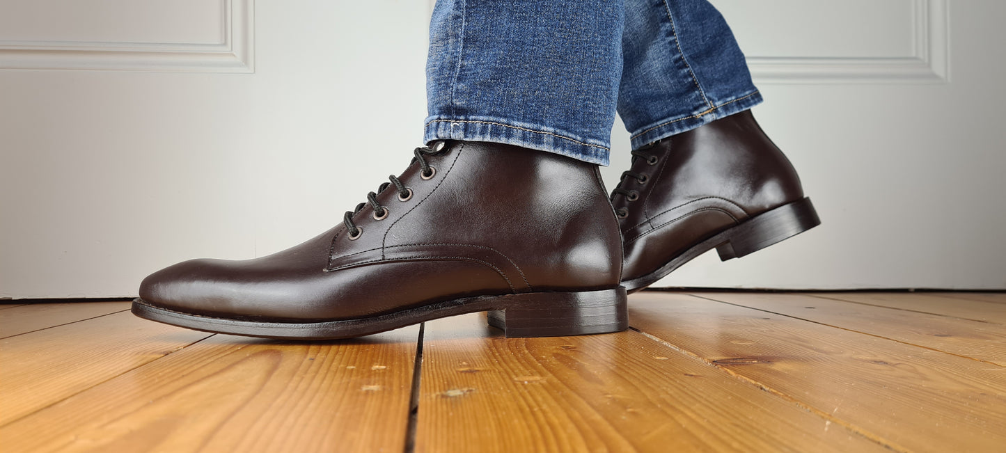 Schnürstiefel braun